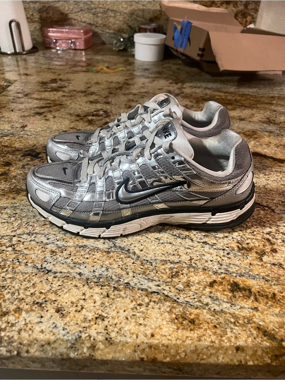 Nike P-6000 Metallic Silver Men’s 10 Women’s 11.5 CN0149-001